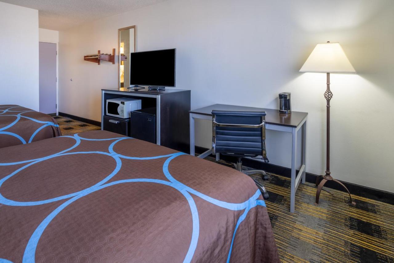 Super 8 By Wyndham Rica Hotel 2*